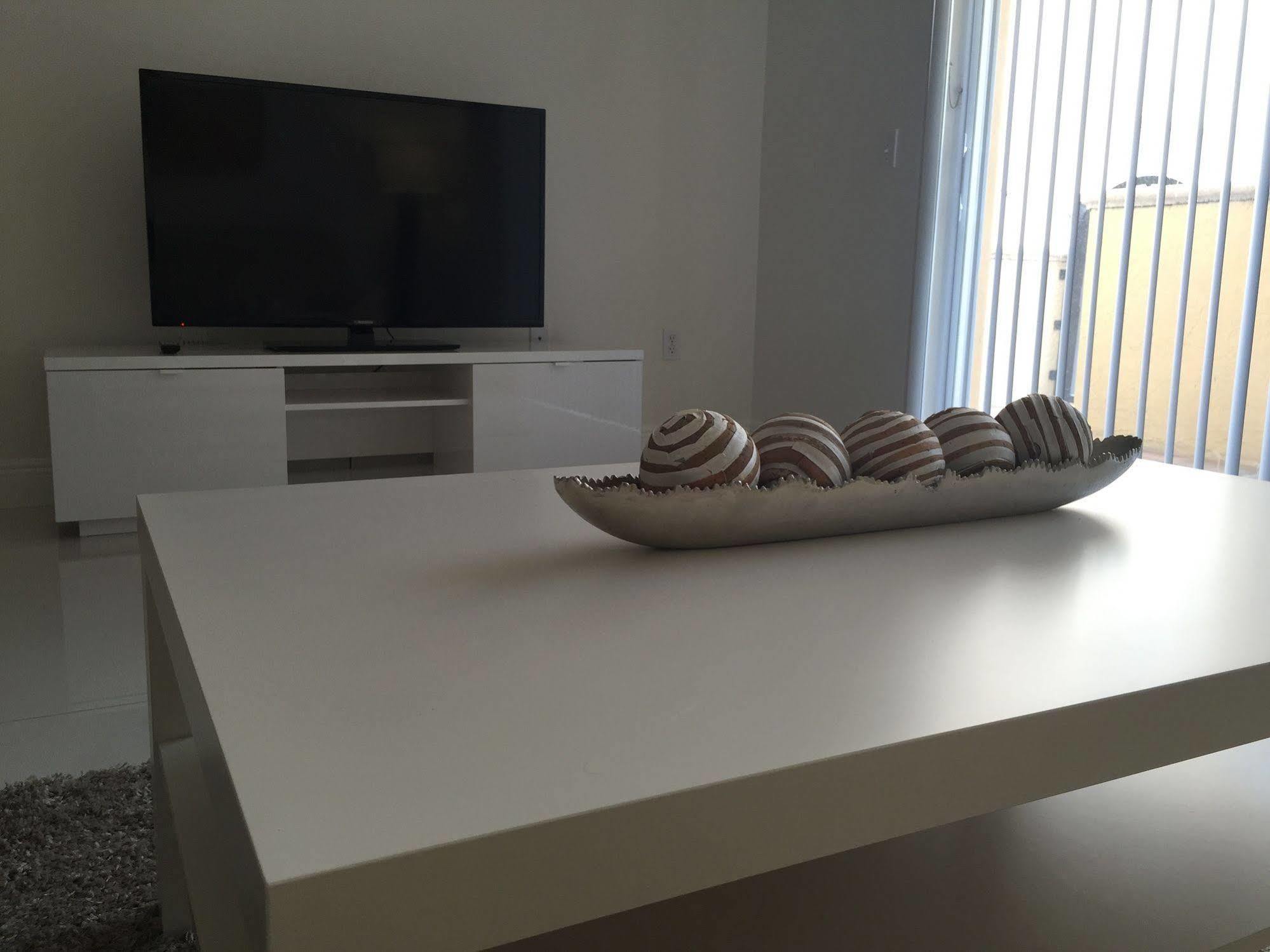 Lyx Suites At Merrick Park In Coral Gables Exterior foto