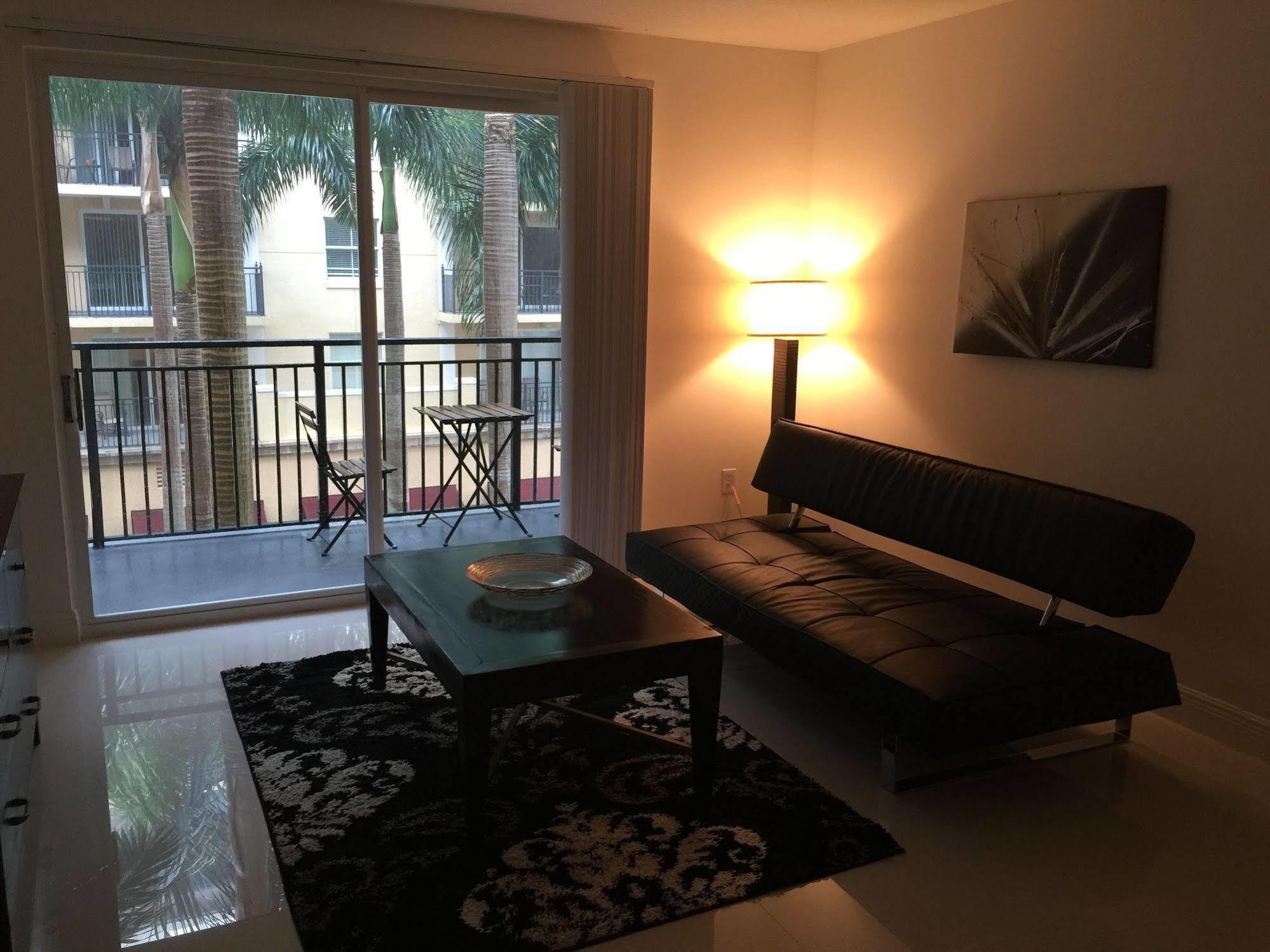 Lyx Suites At Merrick Park In Coral Gables Exterior foto